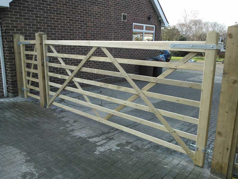 Double Leaf Gate by Fowler Fencing